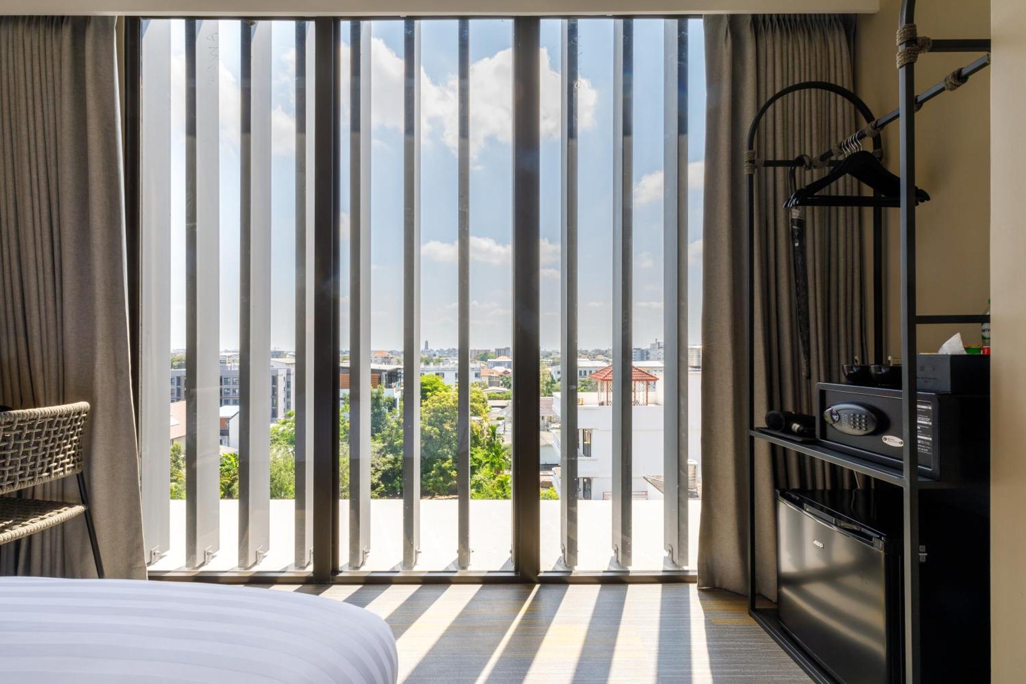 Benjarong Hotel Bangkok Kültér fotó