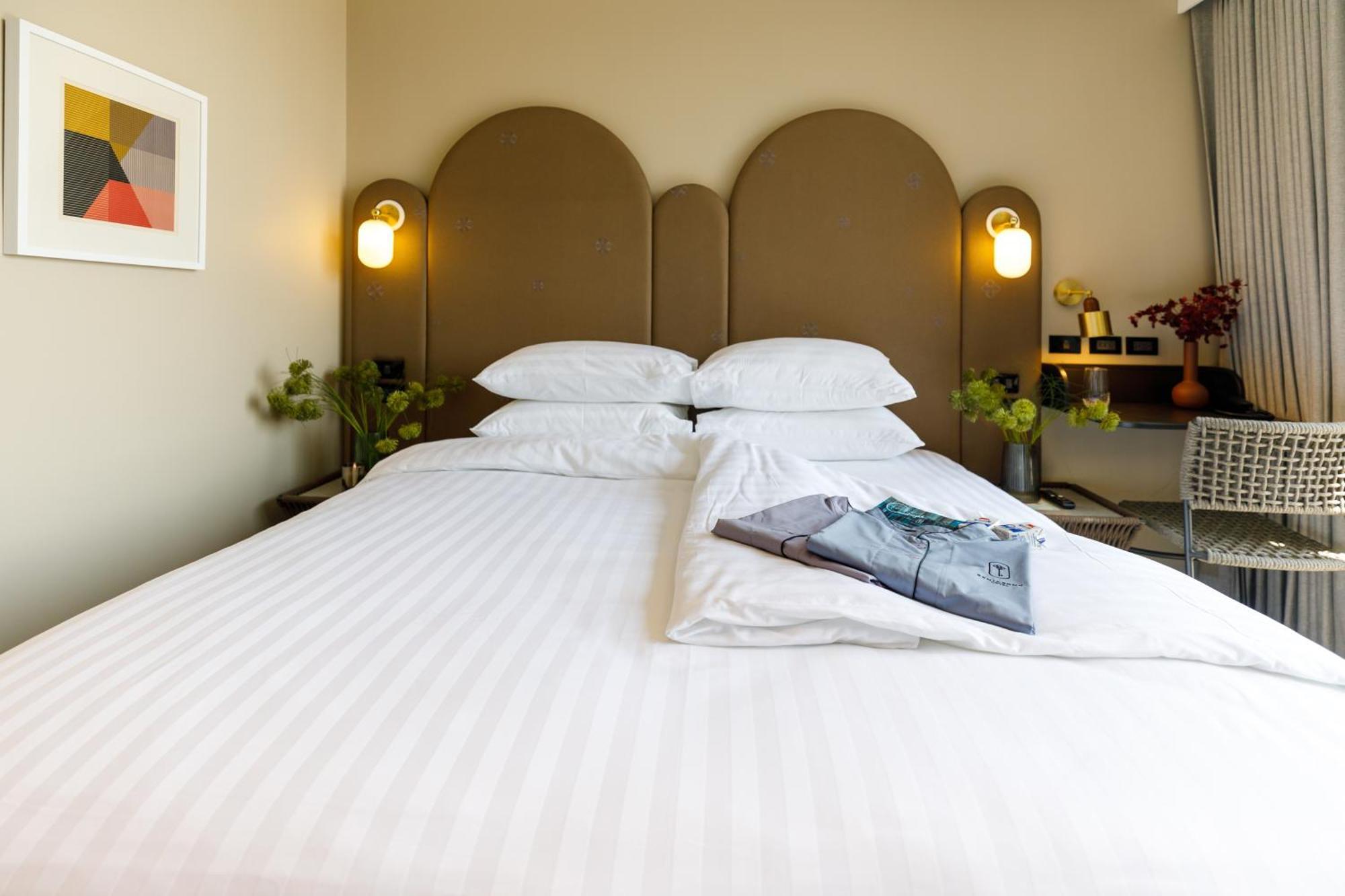 Benjarong Hotel Bangkok Kültér fotó